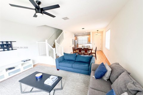 Townhouse in Kissimmee, Florida 3 bedrooms № 2060604 - photo 11