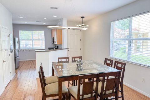 Townhouse in Kissimmee, Florida 3 bedrooms № 2060604 - photo 12