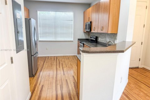 Townhouse in Kissimmee, Florida 3 bedrooms № 2060604 - photo 4