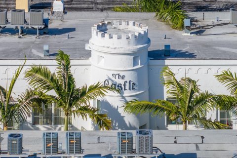Condo in Miami Beach, Florida, 2 bedrooms  № 1725987 - photo 22
