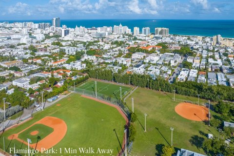 Condo in Miami Beach, Florida, 2 bedrooms  № 1725987 - photo 27