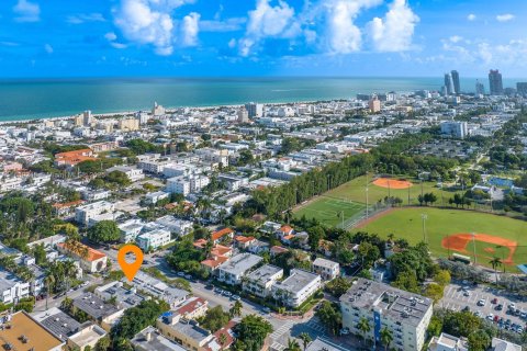 Condo in Miami Beach, Florida, 2 bedrooms  № 1725987 - photo 28
