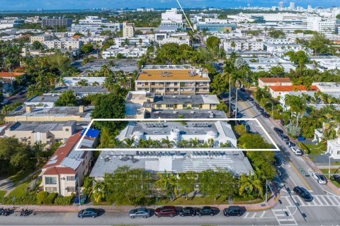Condo in Miami Beach, Florida, 2 bedrooms  № 1725987 - photo 21