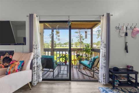 Copropriété à vendre à Sarasota, Floride: 2 chambres, 113.43 m2 № 2129601 - photo 11