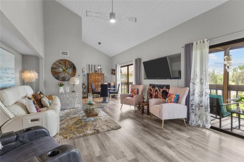 Copropriété à vendre à Sarasota, Floride: 2 chambres, 113.43 m2 № 2129601 - photo 4