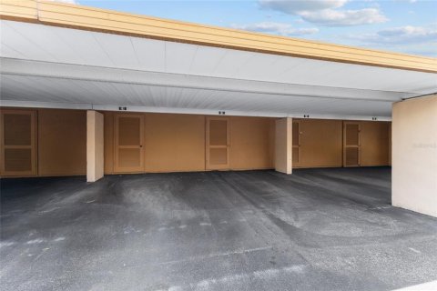 Copropriété à vendre à Sarasota, Floride: 2 chambres, 113.43 m2 № 2129601 - photo 18
