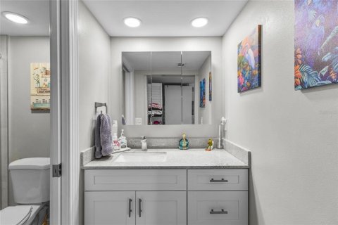 Copropriété à vendre à Sarasota, Floride: 2 chambres, 113.43 m2 № 2129601 - photo 14