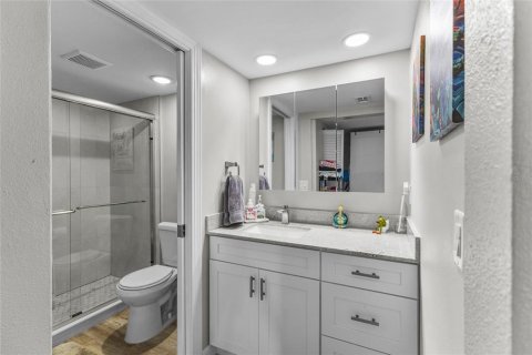 Copropriété à vendre à Sarasota, Floride: 2 chambres, 113.43 m2 № 2129601 - photo 15