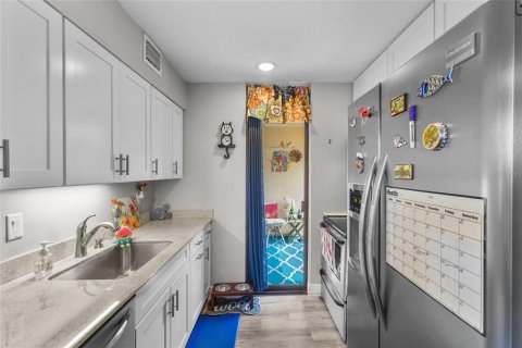 Copropriété à vendre à Sarasota, Floride: 2 chambres, 113.43 m2 № 2129601 - photo 10