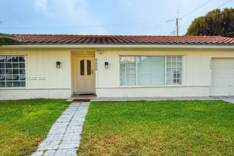 Casa en venta en Margate, Florida, 4 dormitorios, 178.47 m2 № 2056320 - foto 3