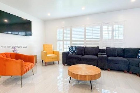 Casa en venta en Margate, Florida, 4 dormitorios, 178.47 m2 № 2056320 - foto 5