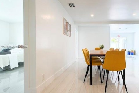 Casa en venta en Margate, Florida, 4 dormitorios, 178.47 m2 № 2056320 - foto 11