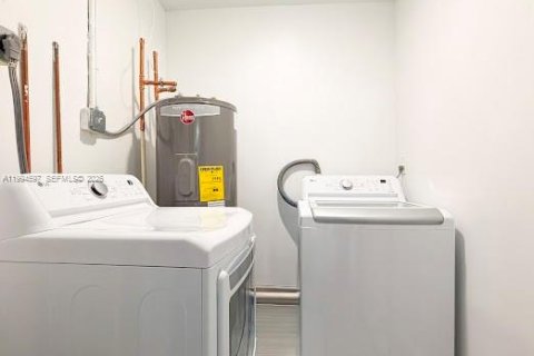 Casa en venta en Margate, Florida, 4 dormitorios, 178.47 m2 № 2056320 - foto 30