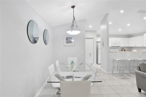 Villa ou maison à louer à Bradenton, Floride: 3 chambres, 118.36 m2 № 2298759 - photo 11