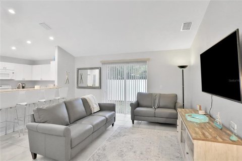 Villa ou maison à louer à Bradenton, Floride: 3 chambres, 118.36 m2 № 2298759 - photo 16
