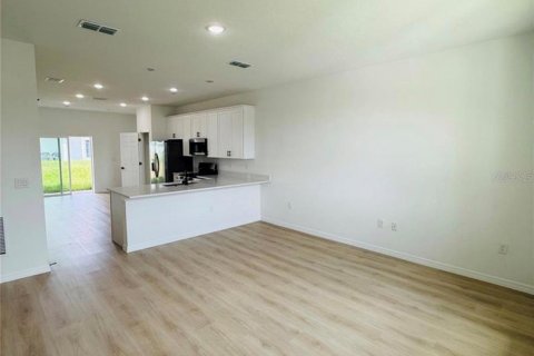 Appartement à louer à Poinciana, Floride: 3 chambres, 263.1 m2 № 2356100 - photo 2