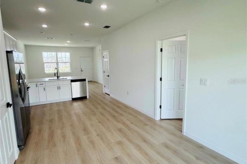 Appartement à louer à Poinciana, Floride: 3 chambres, 263.1 m2 № 2356100 - photo 4