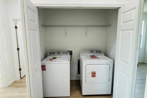 Appartement à louer à Poinciana, Floride: 3 chambres, 263.1 m2 № 2356100 - photo 6