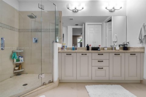 Townhouse in Doral, Florida 5 bedrooms, 250.46 sq.m. № 1953006 - photo 25