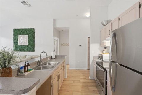 Condo in Kissimmee, Florida, 1 bedroom № 2117257 - photo 9