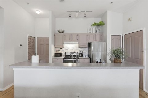 Condo in Kissimmee, Florida, 1 bedroom № 2117257 - photo 12