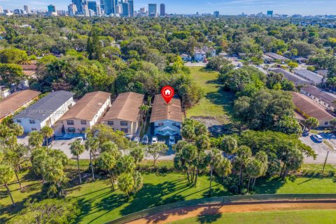 Immobilier commercial à vendre à Fort Lauderdale, Floride: 451.04 m2 № 2007244 - photo 26