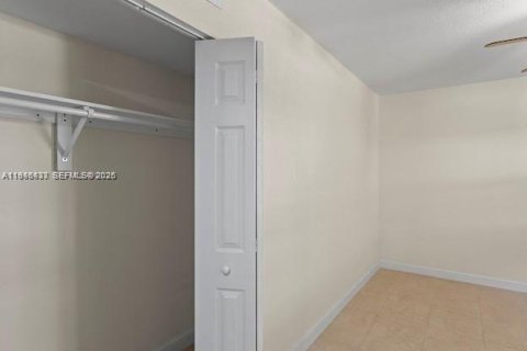 Immobilier commercial à vendre à Fort Lauderdale, Floride: 451.04 m2 № 2007244 - photo 19