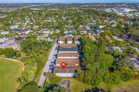Immobilier commercial à vendre à Fort Lauderdale, Floride: 451.04 m2 № 2007244 - photo 22