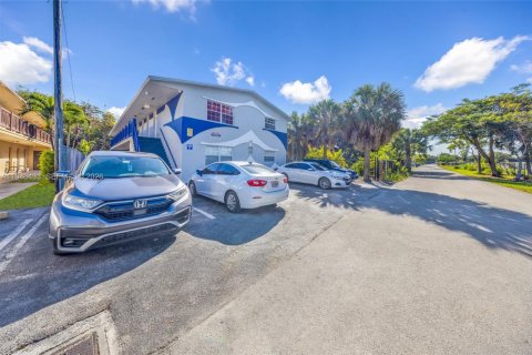 Immobilier commercial à vendre à Fort Lauderdale, Floride: 451.04 m2 № 2007244 - photo 2