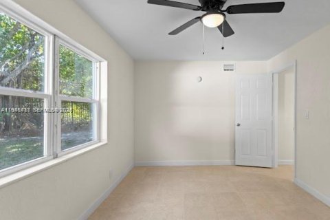 Immobilier commercial à vendre à Fort Lauderdale, Floride: 451.04 m2 № 2007244 - photo 17