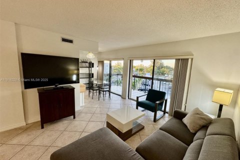 Copropriété à louer à Miami, Floride: 2 chambres, 108.7 m2 № 1971055 - photo 5