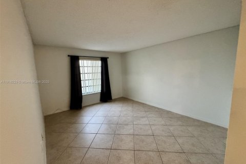 Copropriété à louer à Miami, Floride: 2 chambres, 108.7 m2 № 1971055 - photo 13