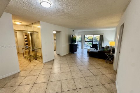 Copropriété à louer à Miami, Floride: 2 chambres, 108.7 m2 № 1971055 - photo 4