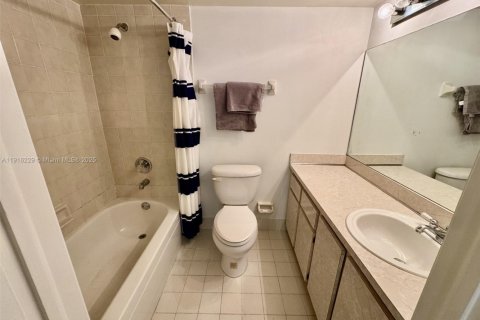 Copropriété à louer à Miami, Floride: 2 chambres, 108.7 m2 № 1971055 - photo 19