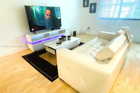 Снять в аренду кондоминиум в Авентура, Флорида 2 спальни, 110.65м2, № 1964635 - фото 7