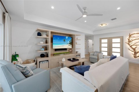 House in Key Largo, Florida 3 bedrooms № 2037743 - photo 4