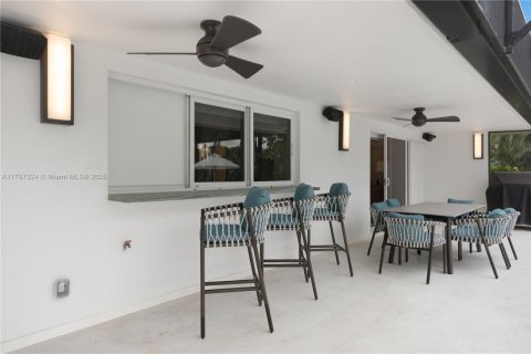 House in Key Largo, Florida 3 bedrooms № 2037743 - photo 16