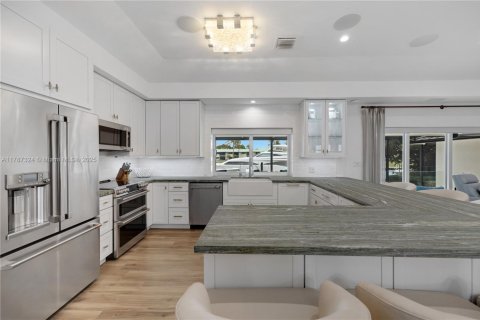 House in Key Largo, Florida 3 bedrooms № 2037743 - photo 5