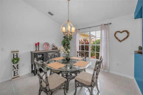 House in Tarpon Springs, Florida 3 bedrooms, 169.83 sq.m. № 1910716 - photo 13