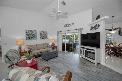House in Tarpon Springs, Florida 3 bedrooms, 169.83 sq.m. № 1910716 - photo 16