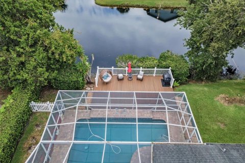 House in Tarpon Springs, Florida 3 bedrooms, 169.83 sq.m. № 1910716 - photo 3