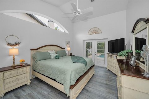 House in Tarpon Springs, Florida 3 bedrooms, 169.83 sq.m. № 1910716 - photo 26