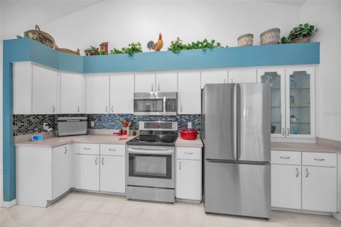 House in Tarpon Springs, Florida 3 bedrooms, 169.83 sq.m. № 1910716 - photo 22