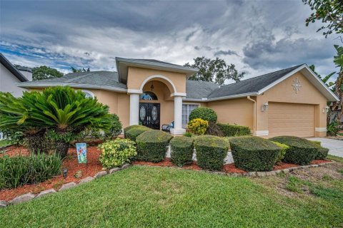 House in Tarpon Springs, Florida 3 bedrooms, 169.83 sq.m. № 1910716 - photo 7