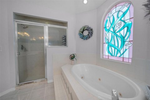 House in Tarpon Springs, Florida 3 bedrooms, 169.83 sq.m. № 1910716 - photo 29