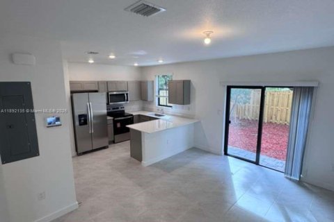 Touwnhouse à louer à Florida City, Floride: 3 chambres, 128.21 m2 № 1944188 - photo 6