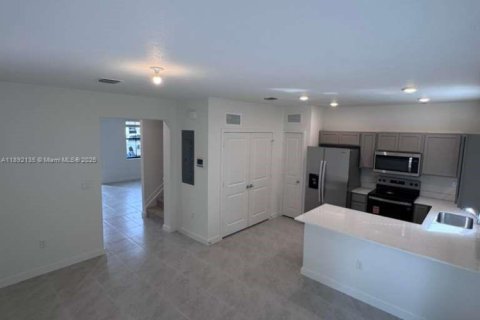 Touwnhouse à louer à Florida City, Floride: 3 chambres, 128.21 m2 № 1944188 - photo 7