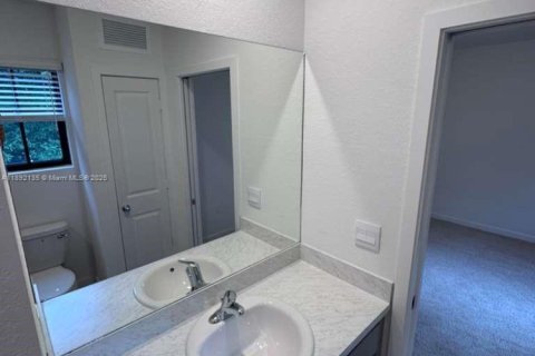 Touwnhouse à louer à Florida City, Floride: 3 chambres, 128.21 m2 № 1944188 - photo 12