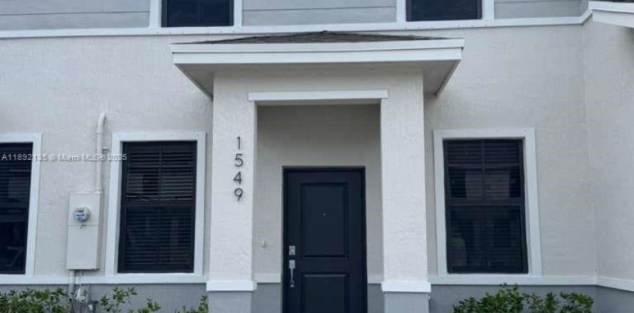 Touwnhouse à Florida City, Floride 3 chambres, 128.21 m2 № 1944188