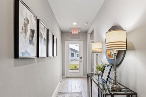 Villa ou maison à vendre à Punta Gorda, Floride: 5 chambres, 192.96 m2 № 2207318 - photo 2